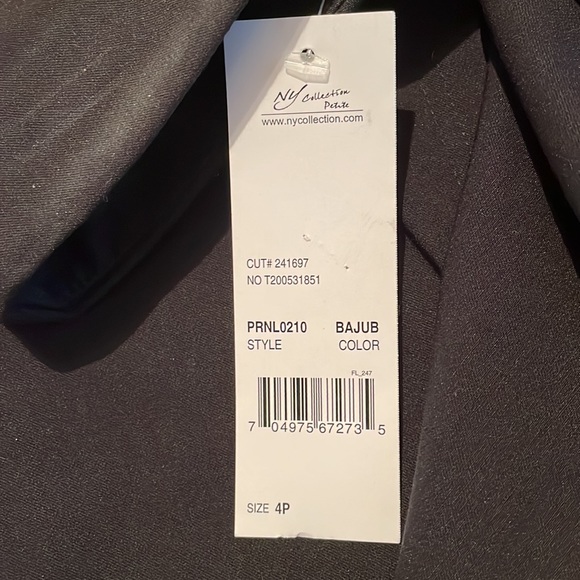 Low Rise, Streamlined Fit Black Pants - Picture 4 of 4